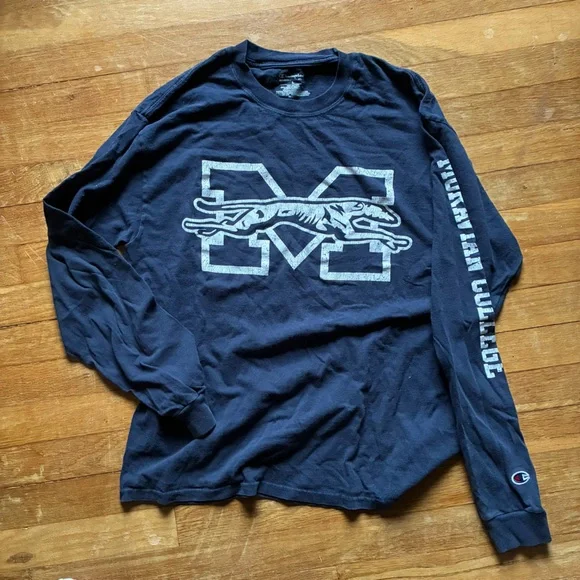 Moravian College Vintage Distressed Champion Navy Long Sleeve Tee - Picture 1 of 2